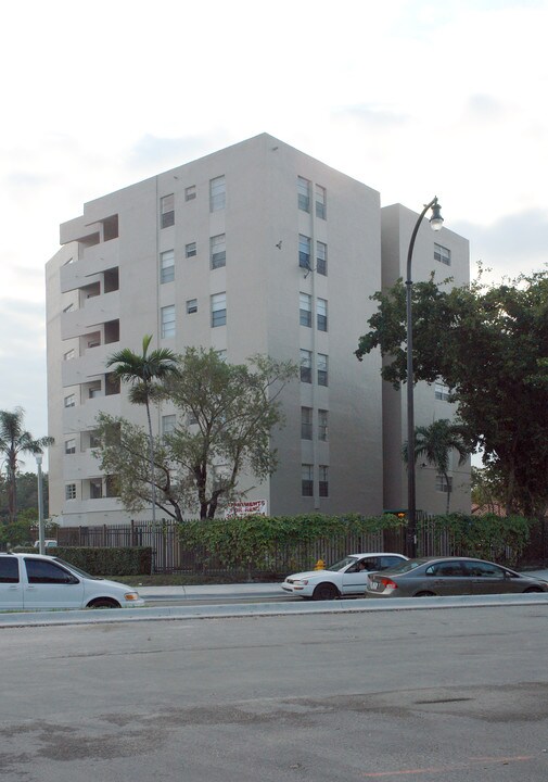 5995 Biscayne Blvd in Miami, FL - Building Photo