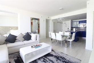3101 Bayshore Dr in Fort Lauderdale, FL - Building Photo - Building Photo