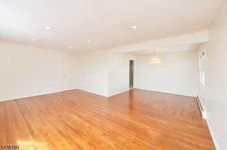 100 Eastern Wy in Rutherford, NJ - Building Photo - Building Photo