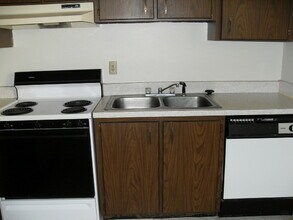5058 Hibbs Dr in Columbus, OH - Building Photo - Building Photo