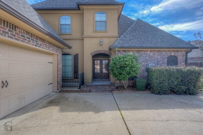 520 Falling Water Cir in Bossier City, LA - Building Photo - Building Photo