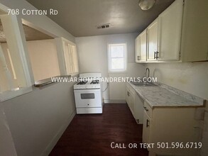 708 Cotton Rd in North Little Rock, AR - Building Photo - Building Photo