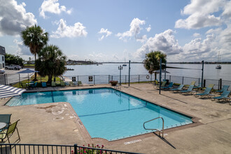 Encore on the Bay in Seabrook, TX - Foto de edificio - Building Photo