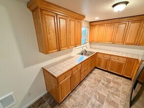 2595 Simpson St SE in Salem, OR - Building Photo - Building Photo