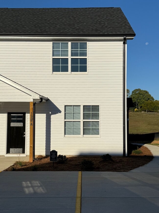 138 Diver Dr in Lexington, NC - Building Photo - Building Photo