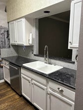 17583 Red Oak Dr in Houston, TX - Foto de edificio - Building Photo