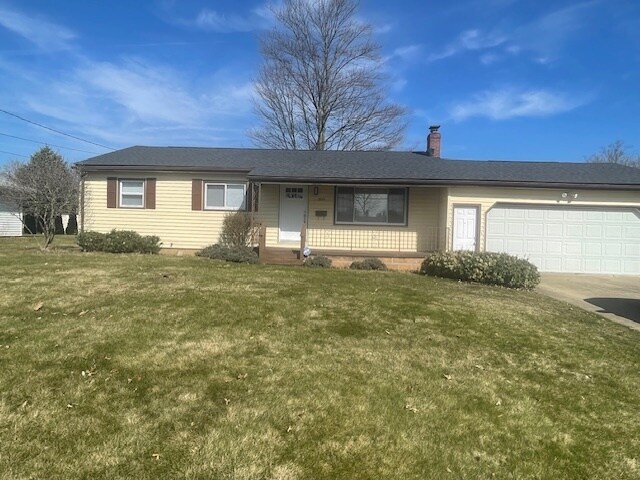 1850 Palo Verde Dr in Youngstown, OH - Foto de edificio