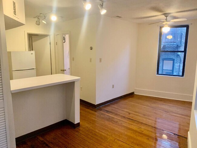 13 Charter, Unit APT2R in Boston, MA - Foto de edificio - Building Photo