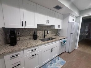 143 Whispering Sands Dr in Siesta Key, FL - Building Photo - Building Photo