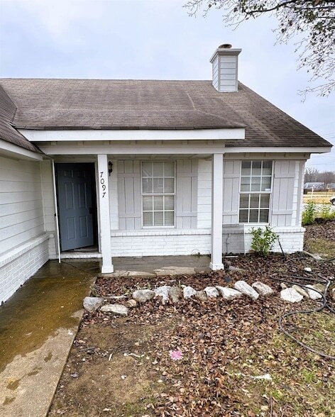 7097 Foxhall Dr in Horn Lake, MS - Foto de edificio - Building Photo