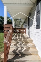 1407 Charles Dr NE in Knoxville, TN - Building Photo - Building Photo
