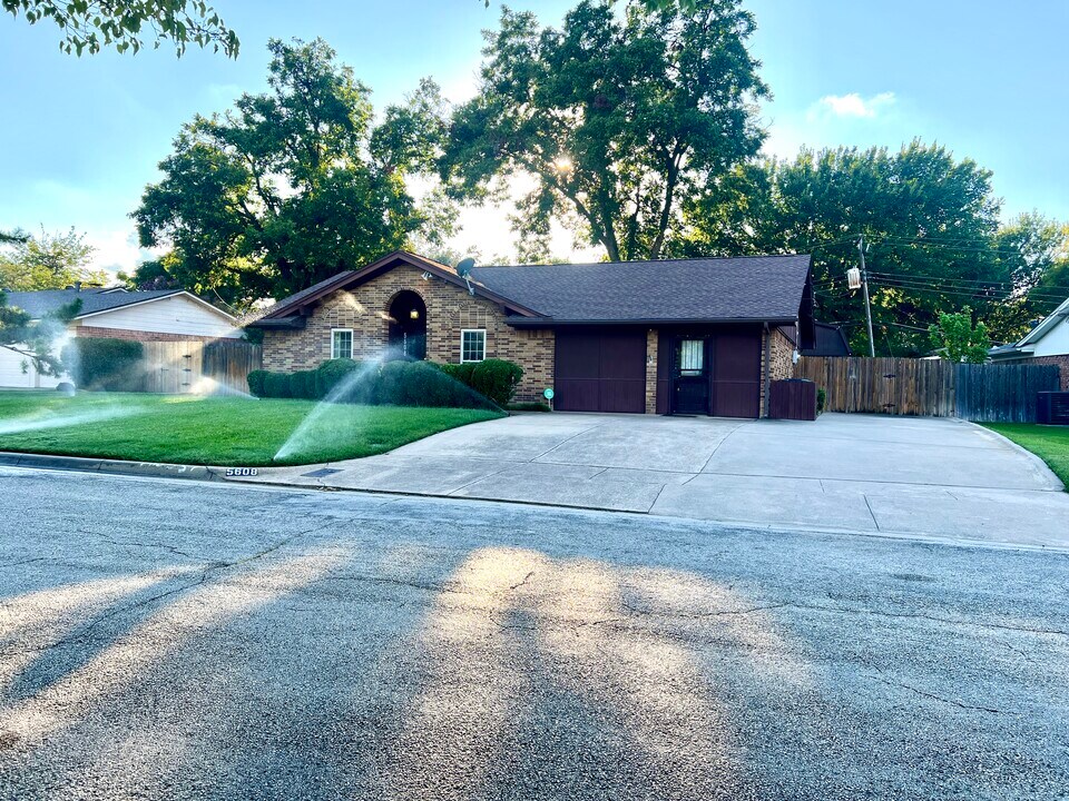 5608 Lubbock Ave in Fort Worth, TX - Building Photo