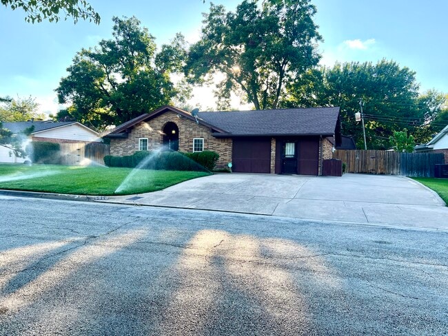 property at 5608 Lubbock Ave