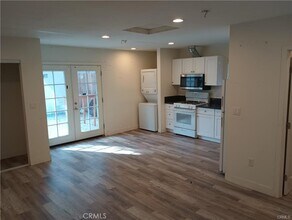 22441 Saticoy St in Los Angeles, CA - Building Photo - Building Photo