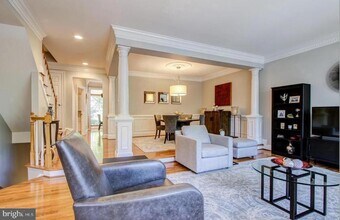 9936 Foxborough Cir in Rockville, MD - Building Photo - Building Photo