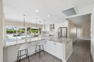 13222 N 1st Ave in Phoenix, AZ - Building Photo