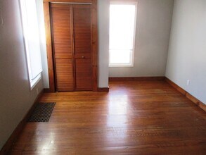 1019 W Taylor St in Bloomington, IL - Building Photo - Building Photo