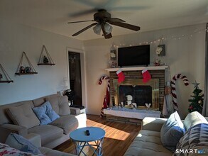 100 Loftus Cir in Bridgeport, CT - Building Photo - Building Photo