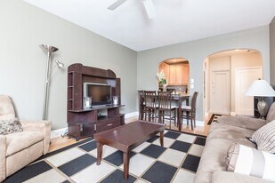 228 Commonwealth Ave, Unit 8 in Boston, MA - Building Photo