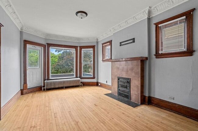 property at 2933 N Maryland Ave