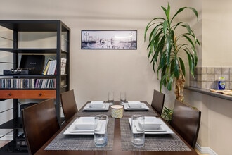 1350 Burrard St in Vancouver, BC - Building Photo - Building Photo