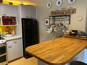 1443 NW Juniper St in Bend, OR - Building Photo - Building Photo