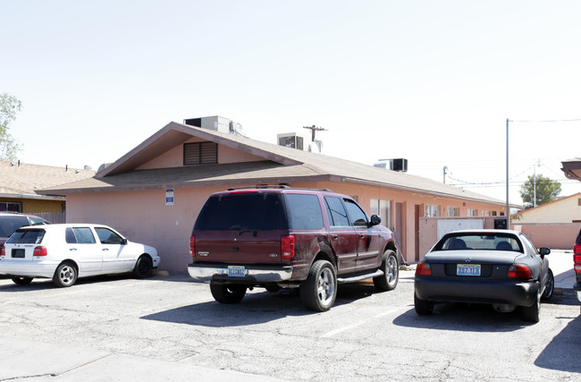 2424-2426 Statz St in North Las Vegas, NV - Building Photo - Building Photo