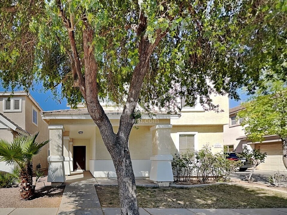 2030 S 87th St in Mesa, AZ - Foto de edificio