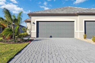 5532 Sapphire Stone Cv in Bradenton, FL - Foto de edificio - Building Photo