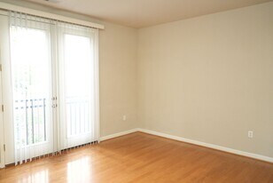 745 Walker Square in Charlottesville, VA - Building Photo