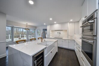 945 Anne Rd in Naperville, IL - Building Photo - Building Photo