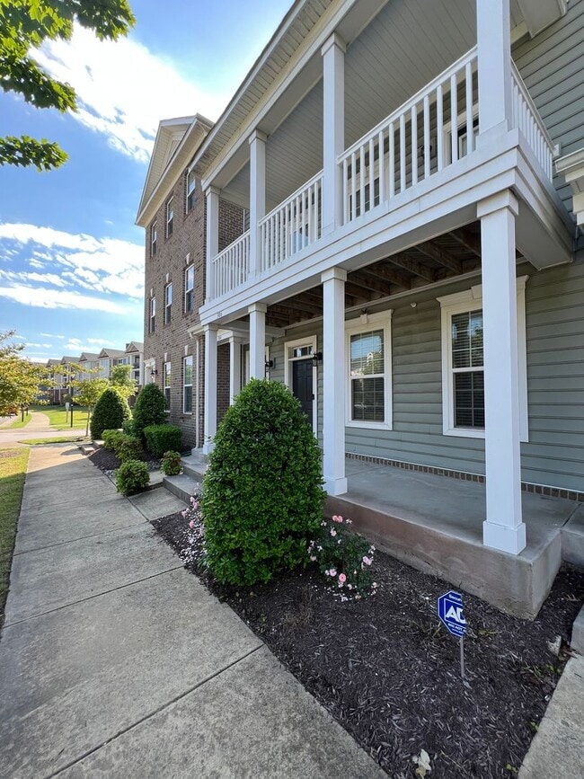 306 Fountain Way