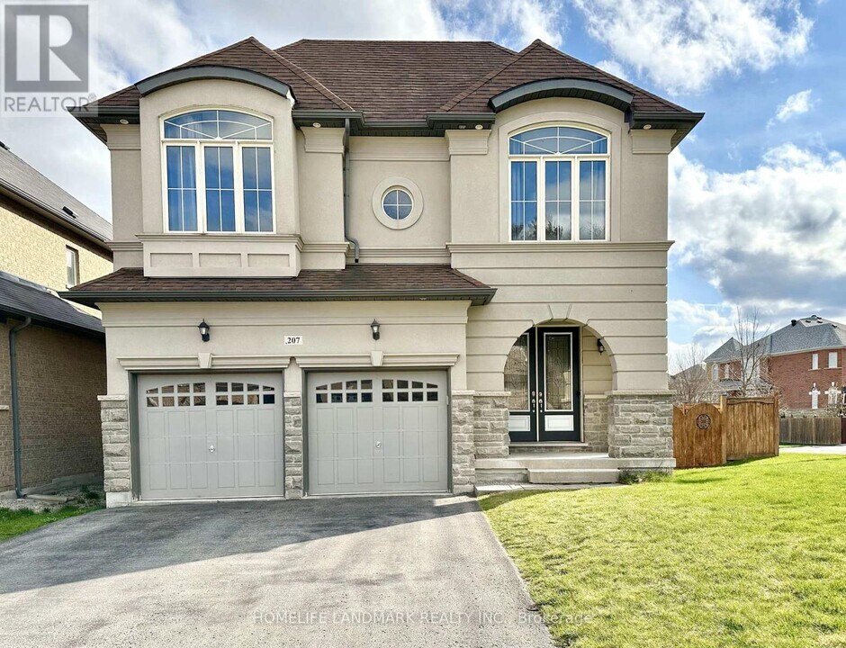 207 Hunting Ridges Dr in Richmond Hill, ON - Building Photo