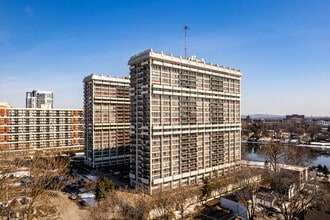 Domaine Bellerive Apartments in Laval, QC - Building Photo - Building Photo