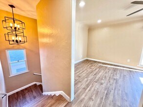 235 Pomona Ave in Long Beach, CA - Building Photo - Building Photo