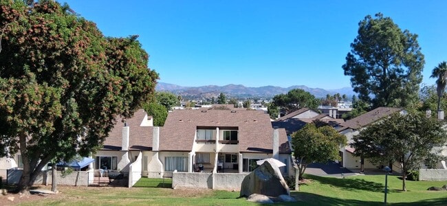 1437 Robin Ln in El Cajon, CA - Building Photo - Building Photo