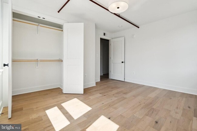 901 King St in Alexandria, VA - Foto de edificio - Building Photo