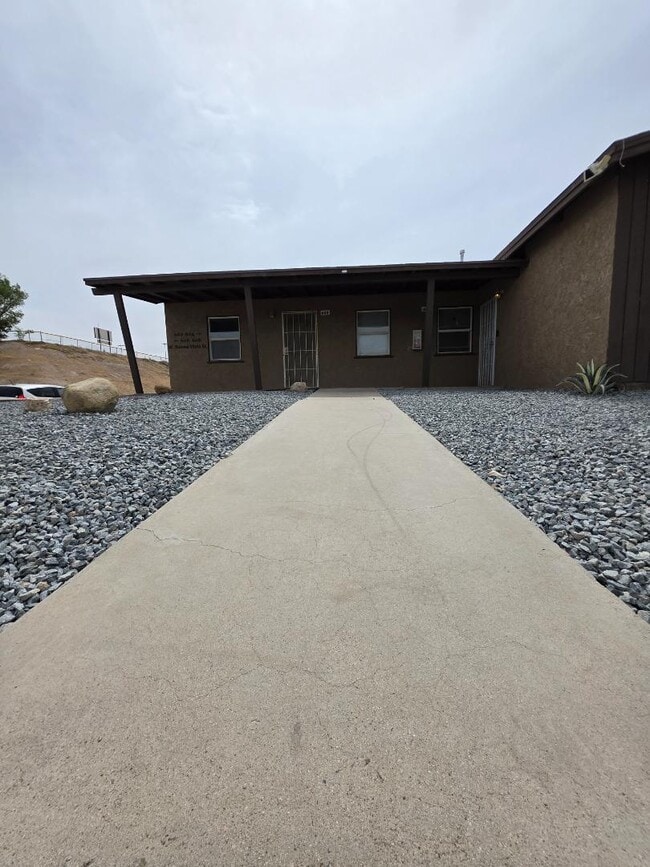 600 W Buena Vista St in Barstow, CA - Building Photo - Building Photo