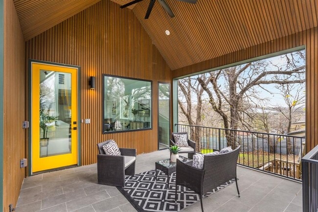 property at 1205 Perez St