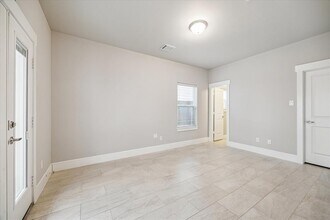 880 Wakefield Dr in Houston, TX - Building Photo - Building Photo