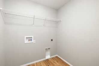 114 Silver Maple Dr in Aurora, MO - Building Photo - Building Photo