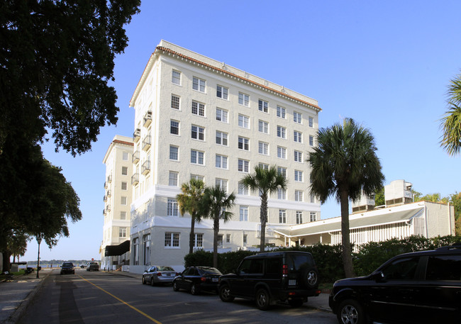 Fort Sumter House in Charleston, SC - Foto de edificio - Building Photo