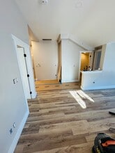 34 Church St, Unit Unit 2B in Lenox, MA - Building Photo - Building Photo