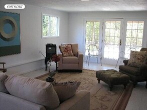 6 Scotts Landing Rd in Southampton, NY - Building Photo - Building Photo