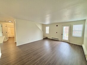 Crown Ridge Apartments in Janesville, WI - Building Photo - Building Photo