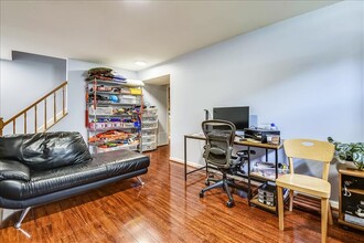 2154 Silentree Dr in Vienna, VA - Building Photo - Building Photo