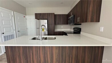 4116 La Vista Ave in McAllen, TX - Building Photo - Building Photo