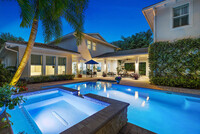 1055 Frederick Small Rd in Jupiter, FL - Foto de edificio - Building Photo