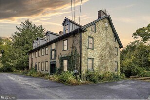 935 Pottstown Pike in West Chester, PA - Building Photo