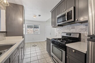 13010 Abalone Way in Houston, TX - Building Photo - Building Photo